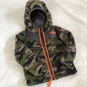 ❌SOLD❌ Boy’s The North Face Reversible Camo Jacket